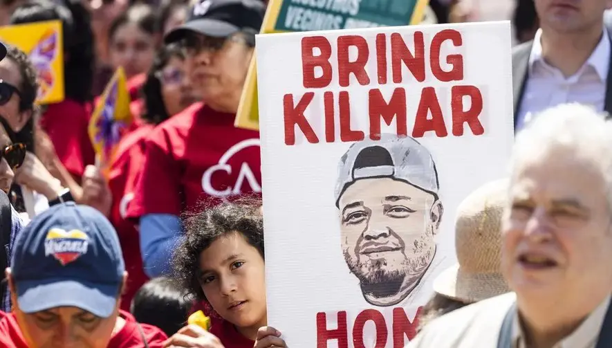 Juez federal evaluará este lunes si Kilmar Ábrego debe volver a custodia migratoria en Estados Unidos