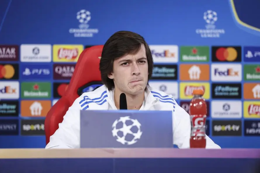 Álvaro Carreras sobre duelo ante Benfica: "Sin presión, el Real Madrid no sería lo que es"