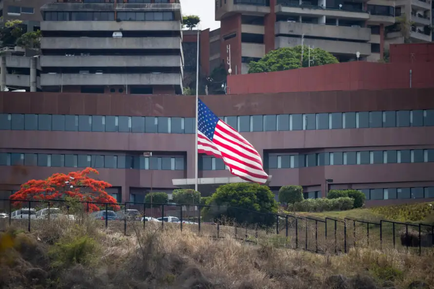EEUU envía a Caracas a diplomáticos para explorar la reapertura de embajada en Venezuela