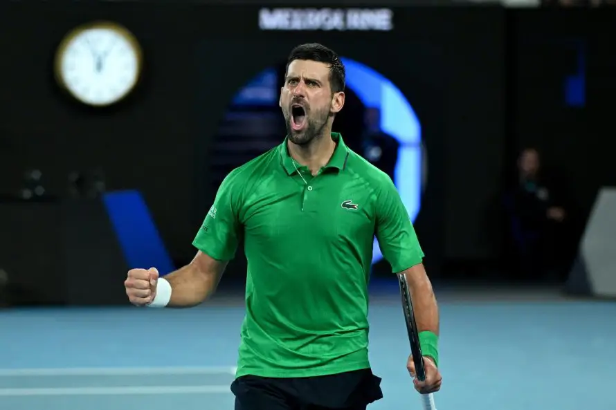 Novak Djokovic vence a Jannik Sinner y disputará final del Abierto de Australia ante Carlos Alcaraz