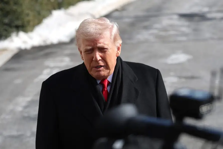 Trump dice que la secretaria de Seguridad Nacional no renunciará tras tiroteo de Minnesota