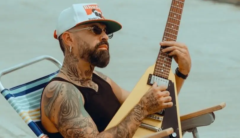 Mike Bahía, el astro colombiano que canta hoy en Centro Histórico de San Salvador