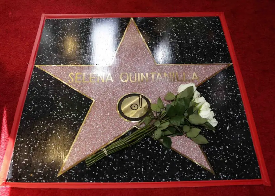 Exhibición de Selena reúne objetos íntimos en un momento clave para su familia