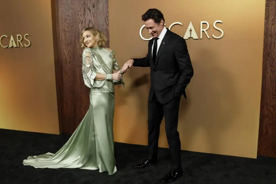 Hugh Jackman y Kate Hudson unen voces en el romance de "Song Sung Blue"