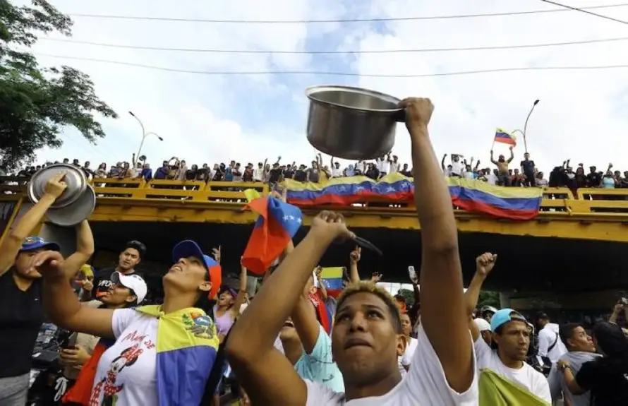 Excarcelan a otras 87 personas que protestaron contra fraude en presidenciales de Venezuela