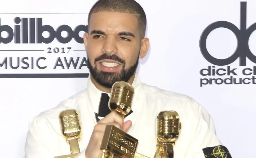 Demandan a Drake por uso de plataforma de apuestas para inflar sus reproducciones