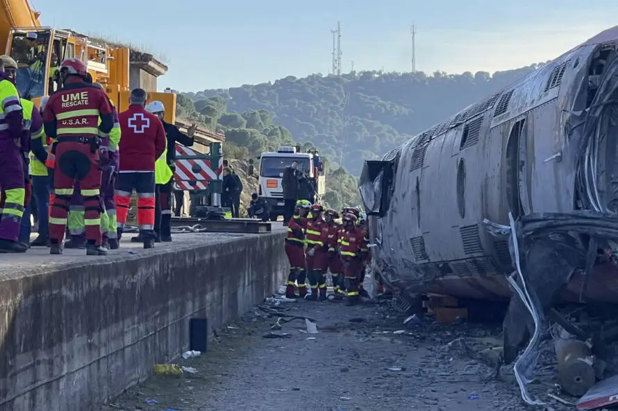 Ascienden a 42 los fallecidos en el accidente ferroviario de España