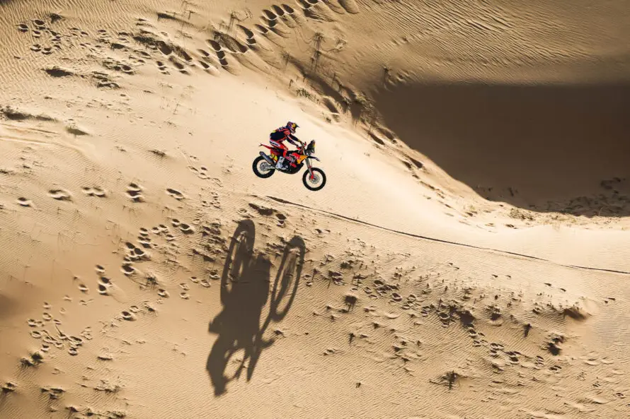 El Dakar retoma el pulso con más de 240 equipos aún en carrera y todo por decidir