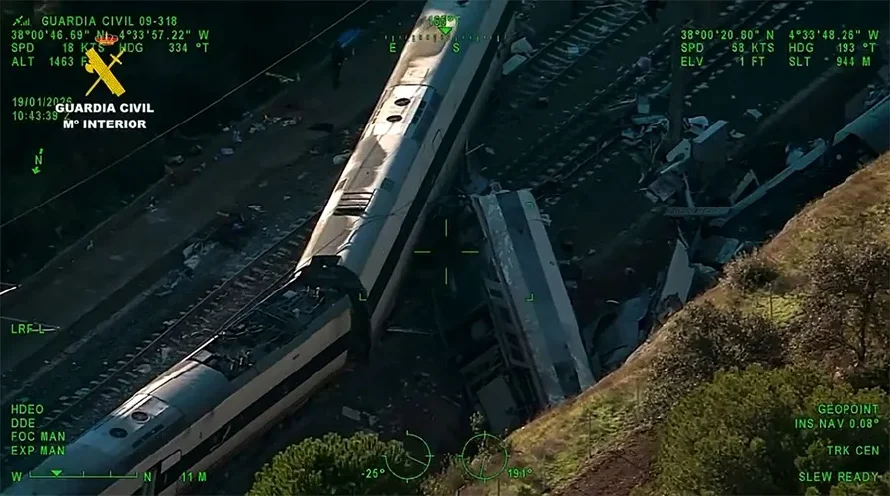Descarrilamiento ferroviario en España deja 39 muertos y más de 100 heridos