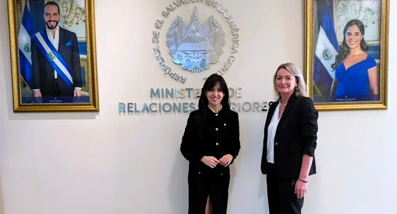 Vicecanciller y enviada comercial de Reino Unido se reúnen para buscar cooperación en infraestructura, innovación y tecnología