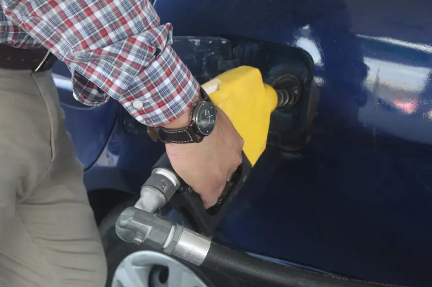 Precio de gasolina superior arranca el año 2.7 % más cara que en 2025, regular y diésel son más baratos
