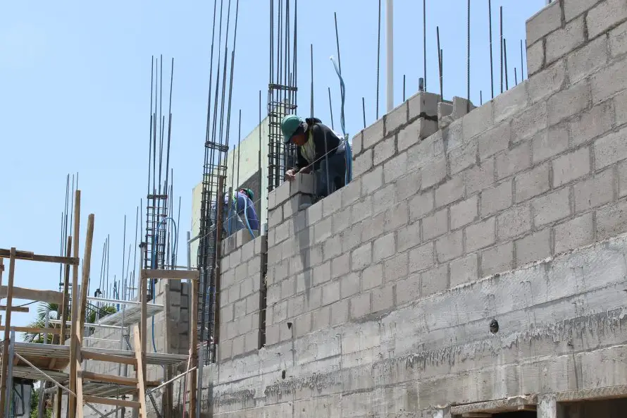 La actividad económica creció 5.2 % en junio, sostenida nuevamente por la construcción
