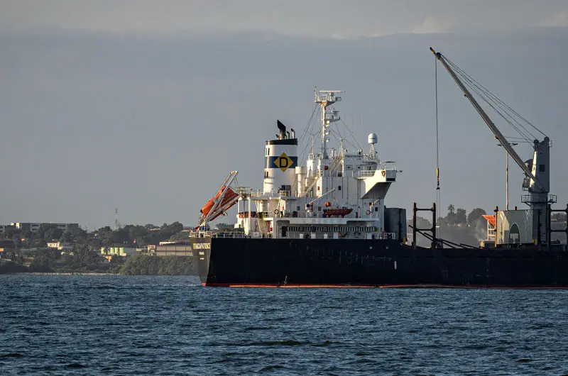 El petróleo Texas cierra por debajo de los $85, ante posible acuerdo de EEUU e Irán