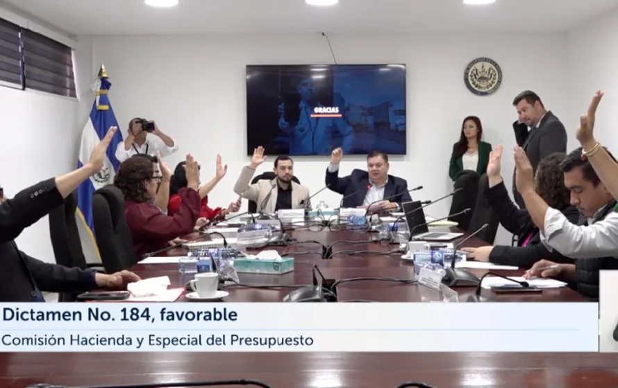 Comisión de Hacienda acuerda exonerar de impuestos importación de tubería proveniente de China