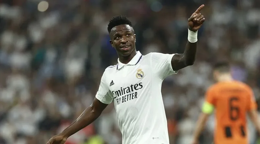 Vinícius afirma que quiere seguir "mucho tiempo" en el Real Madrid
