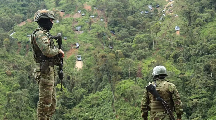 Incautan setenta sacos llenos de químicos destinados a la producción de cocaína en Ecuador