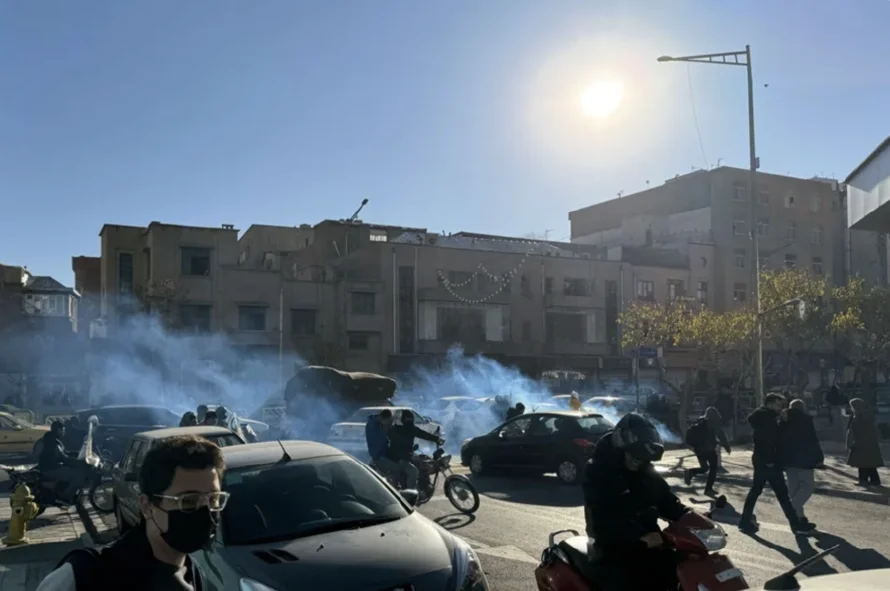Protestas en Irán se extienden a 31 provincias y dejan 38 muertos