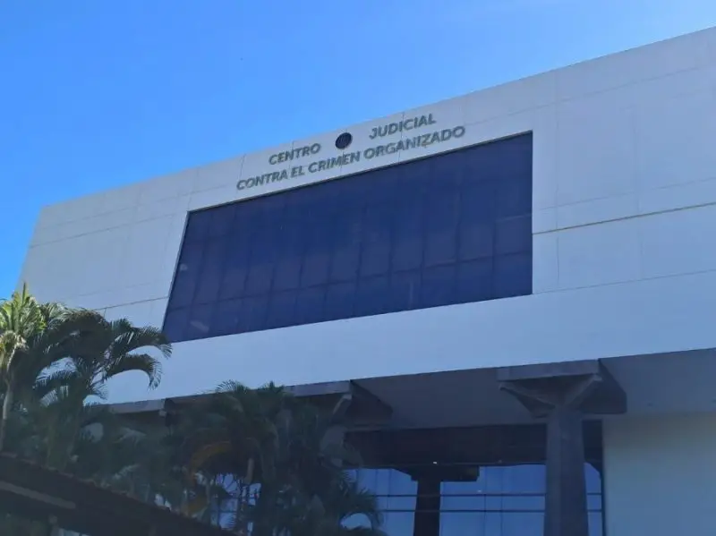 APES alerta sobre retención arbitraria de periodista durante la cobertura de una concentración de Movir