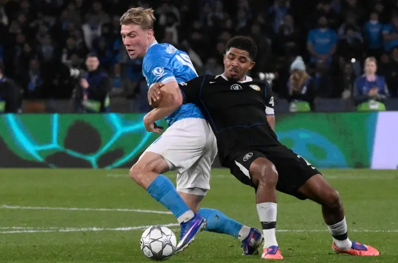 El Chelsea a octavos, el Nápoles fuera
