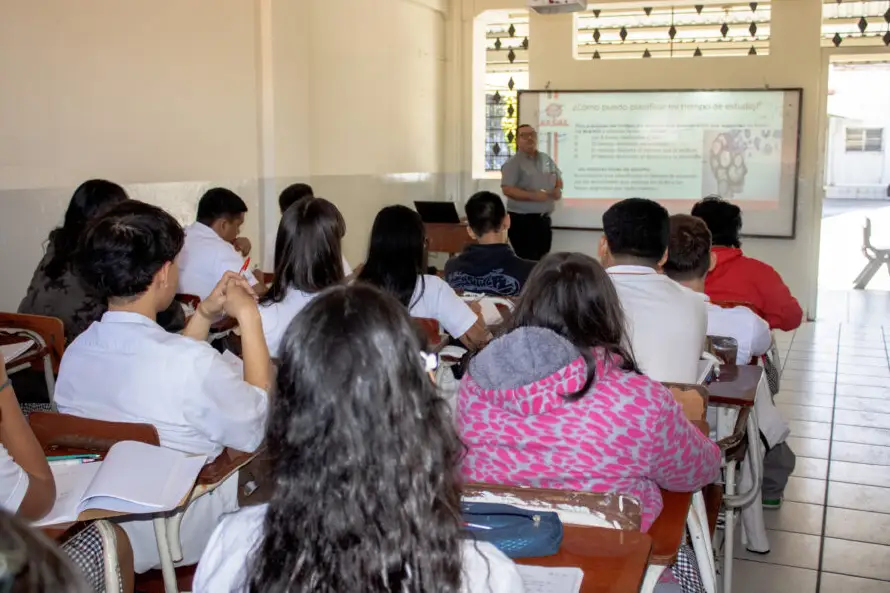 Viernes se reanudan las clases presenciales en todo el país anuncia Educación