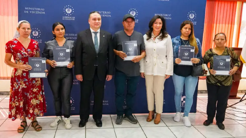 Entregan más de 150 escrituras a víctimas de caso Argoz