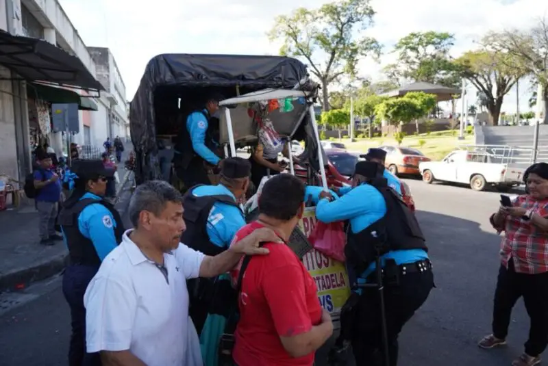 FMLN pide investigar acciones del CAM contra vendedores ambulantes del Centro Histórico de San Salvador