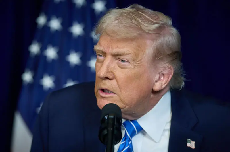 El 52% de los estadounidenses piensa que Trump ha "empeorado" la economía y rechaza aranceles