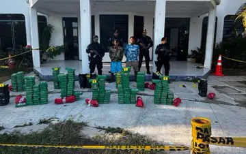 Incautan 375 kilos droga y capturan a dos personas en bocana del Río Jiboa