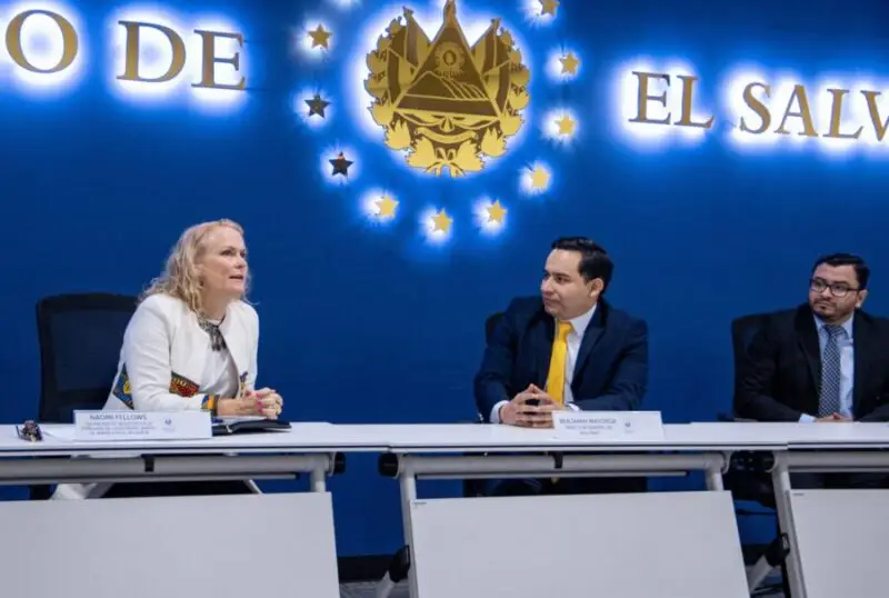 Encargada de negocios de la Embajada de EEUU se reúne con director de Aduanas