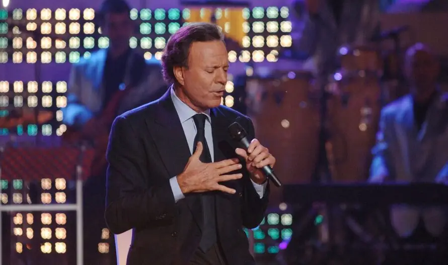 Gobierno español estudia retirar la Medalla de Bellas Artes a Julio Iglesias