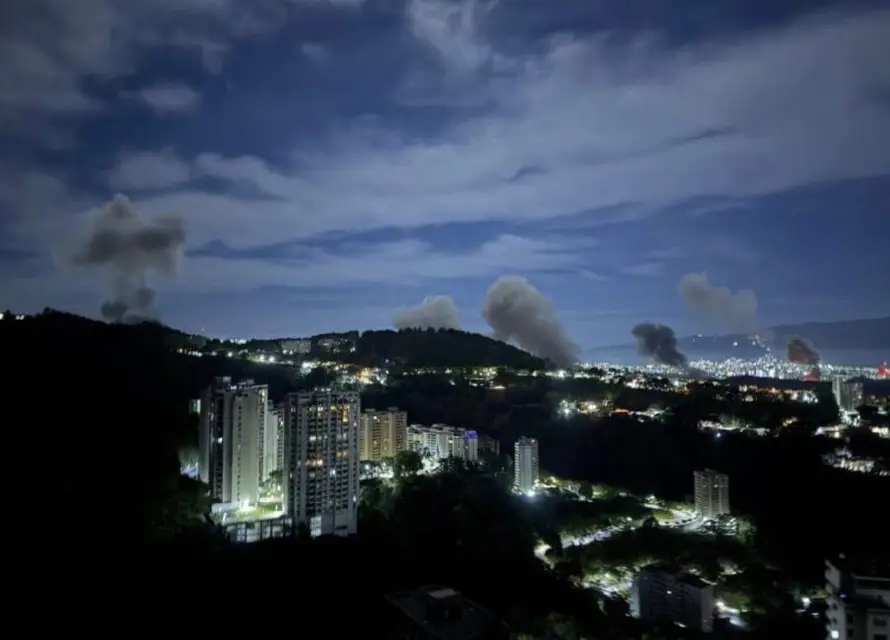 Petro dice que hay bombardeos sobre Caracas y pide reuniones urgentes de la ONU y la OEA