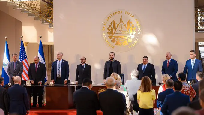 Bukele, presidentes de Corte y Asamblea, y congresistas de EE.UU. participan en oración por El Salvador