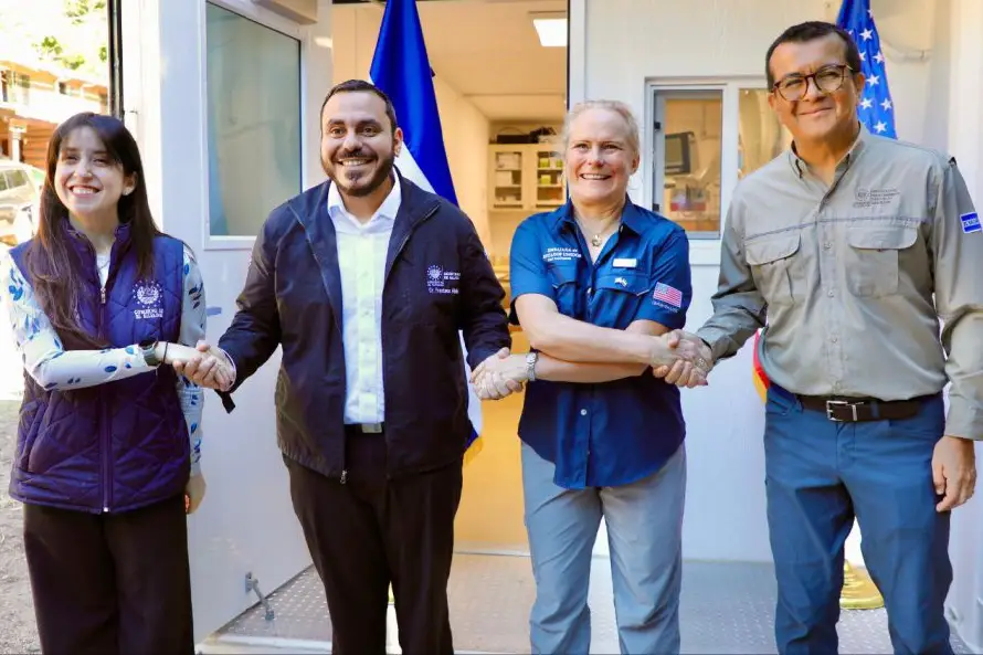 Embajada de EE.UU entrega a Ministerio de Salud seis cabinas médicas valoradas en más de $1 millón