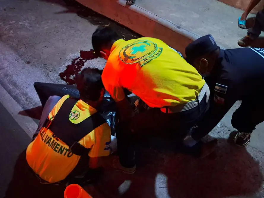 Un hombre muere atropellado y el conductor se fuga en Sonsonate
