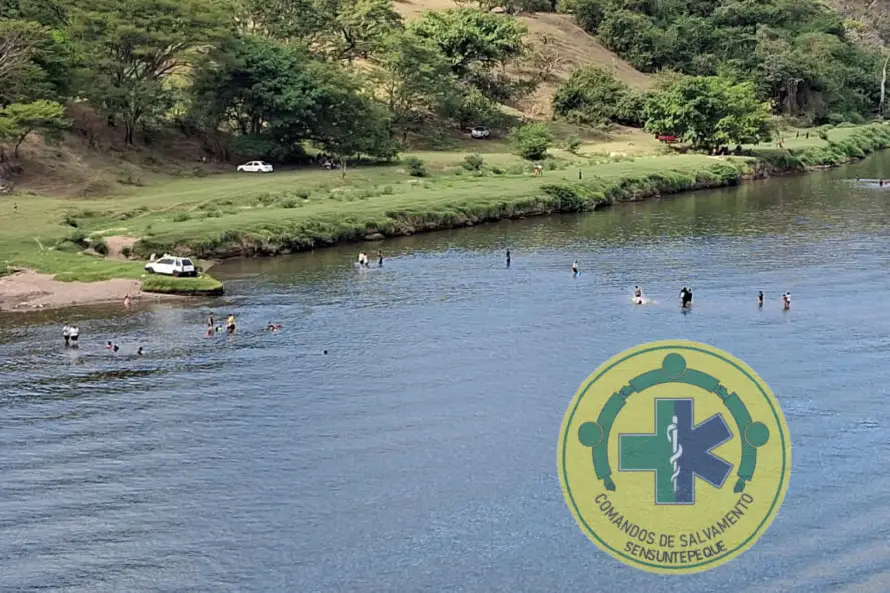 Comandos busca a una persona que desapareció en el río Lempa, en un puente de Nuevo Edén de San Juan