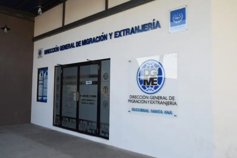 Oficinas de Migración en Santa Ana se trasladarán a un nuevo local en centro comercial