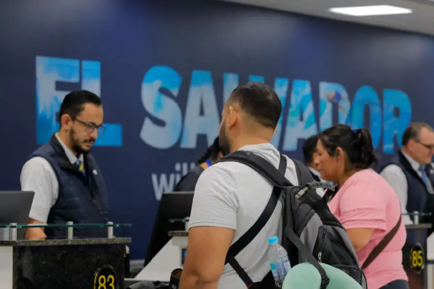 Los salvadoreños que hicieron turismo en Costa Rica crecieron un 8.9 % en 2025
