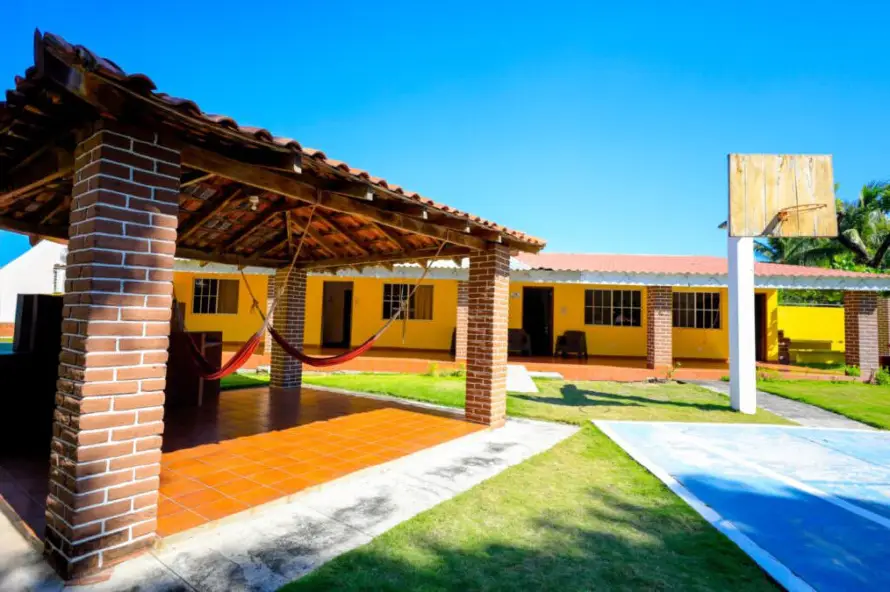 Salvadoreño residente en EE. UU. invierte más de $500,000 en dos ranchos de playa en Sonsonate y La Libertad