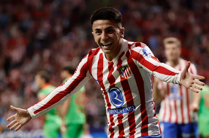 Thiago Almada descarta su salida del Atlético de Madrid