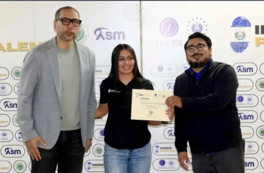 INDES certifica a profesionales del deporte del programa INDES Pro Talent