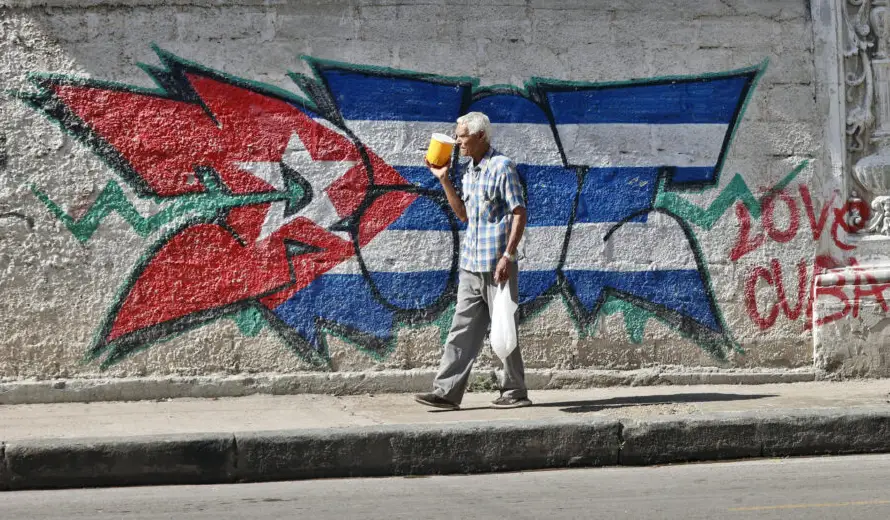 Trump afirma que Cuba vive “sus últimos momentos”