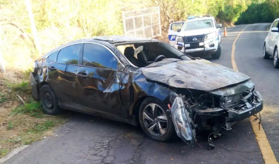 Detienen a conductor ebrio que chocó en Ahuachapán este sábado