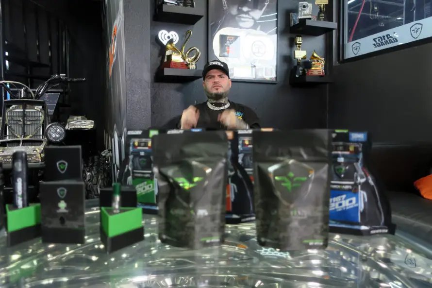 Farruko busca romper estigmas con una línea de cannabis medicinal
