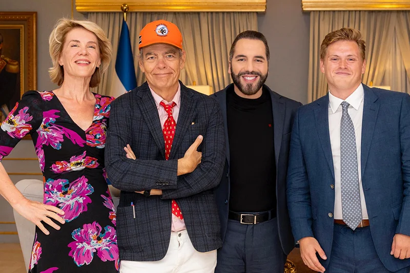 Bukele se reúne con empresario canadiense para impulsar expansión de firma cripto en El Salvador