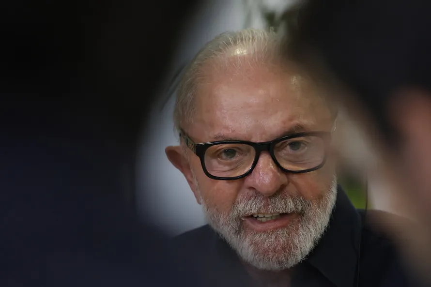 Lula y Flávio Bolsonaro en empate técnico rumbo a elecciones presidenciales en Brasil