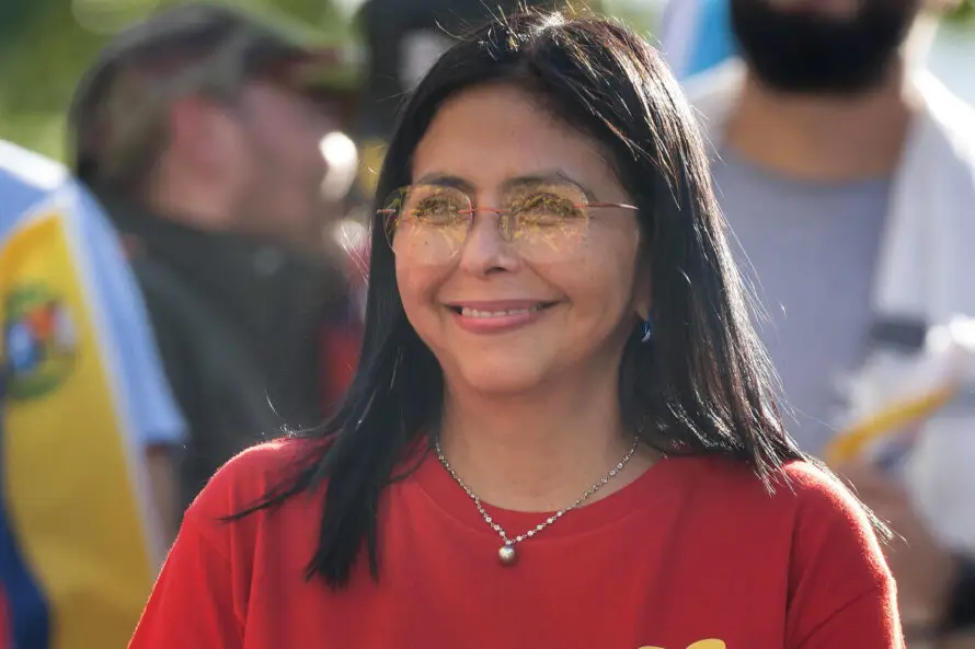 Delcy Rodríguez, líder interina de Venezuela, figura en la lista de sancionados por la Unión Europea