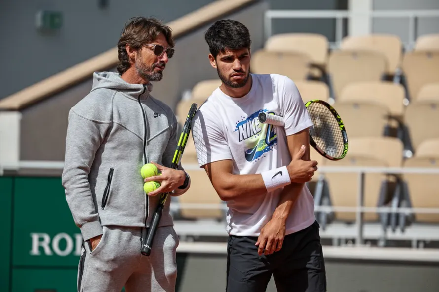 Alcaraz ganó con el entrenador Samuel López cinco de sus ocho títulos en 2025