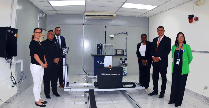 La UES alberga el primer laboratorio del país para calibrar equipos de medición de radiación con apoyo del OIEA