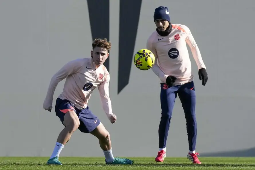 El centrocampista Fermín López renueva con el FC Barcelona hasta junio de 2031