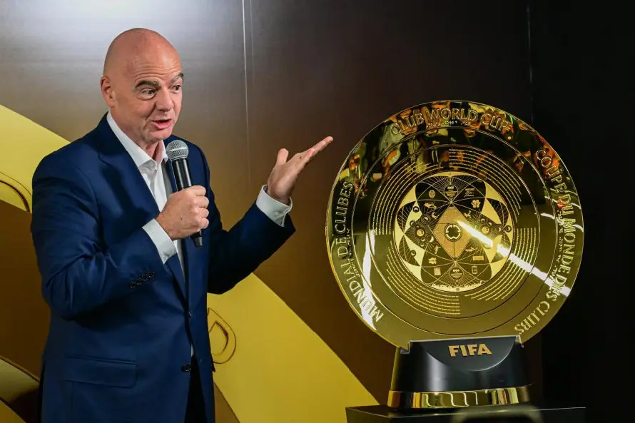 Infantino genera polémica al bromear sobre ausencia de Italia